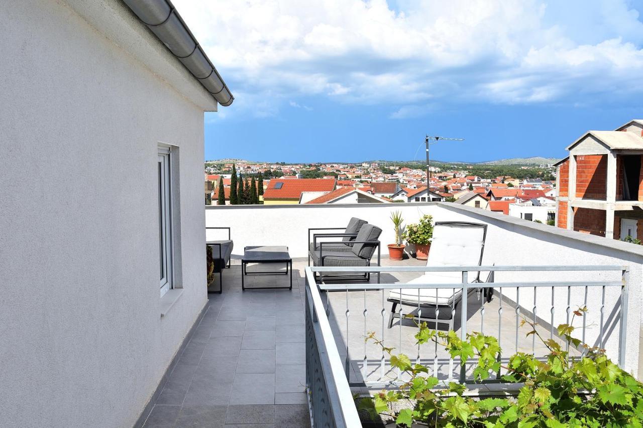 Apartment Leonora Vodice Exterior photo